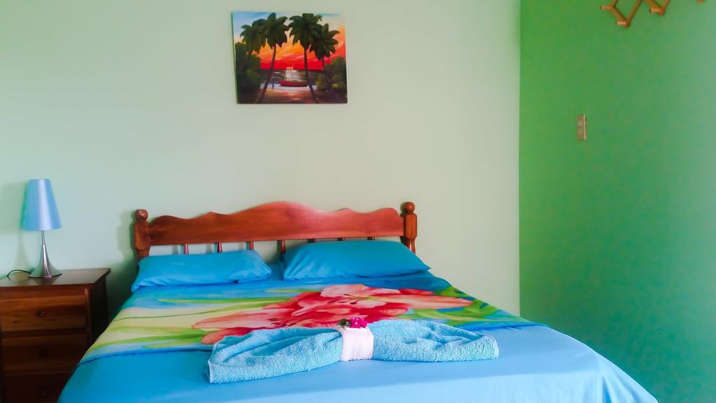 Popeye'S Beach Resort San Pedro  Zimmer foto